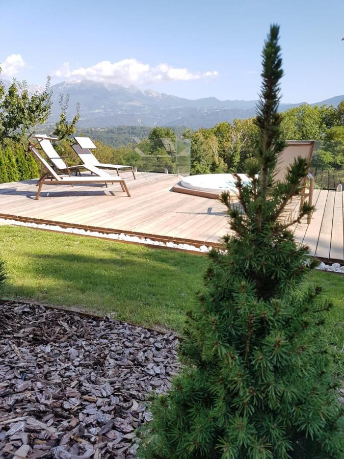 Agriturismo La Giasena Panzió Ponte nellʼAlpi Kültér fotó