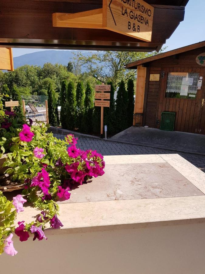 Agriturismo La Giasena Panzió Ponte nellʼAlpi Kültér fotó