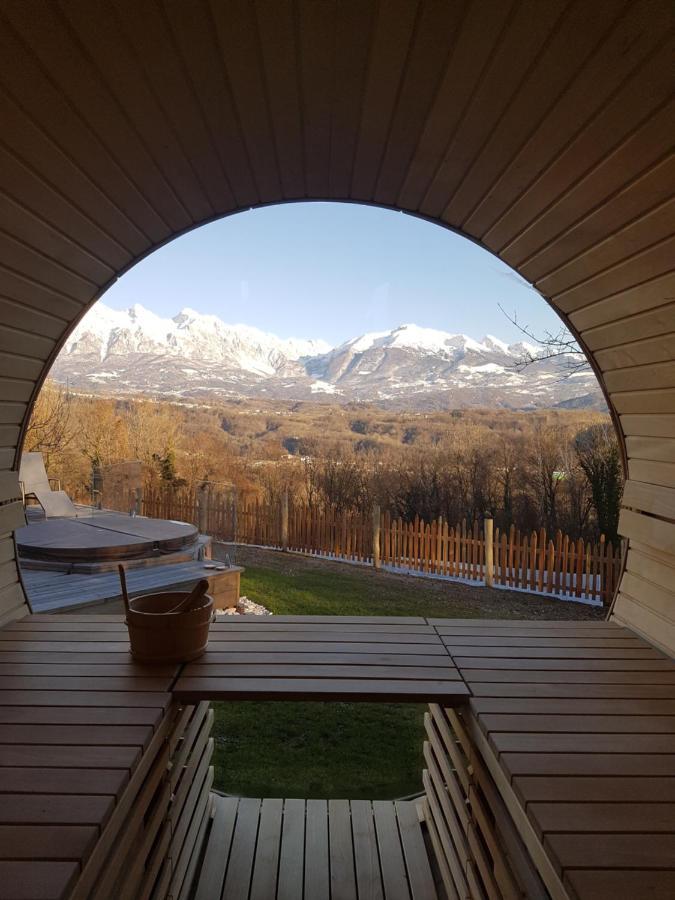 Agriturismo La Giasena Panzió Ponte nellʼAlpi Kültér fotó